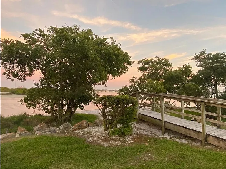 120 Causeway Blvd — Photo 25