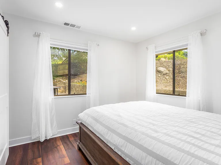 345 Sierra Vista Rd — Photo 18