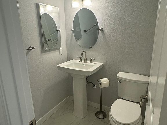 5th image of 300 N Civic Dr APT 301