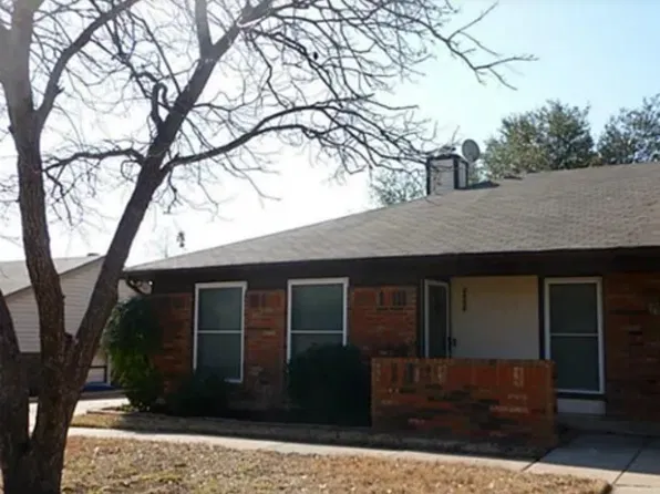 2408 Shady Turf Dr, Bedford, TX 76022
