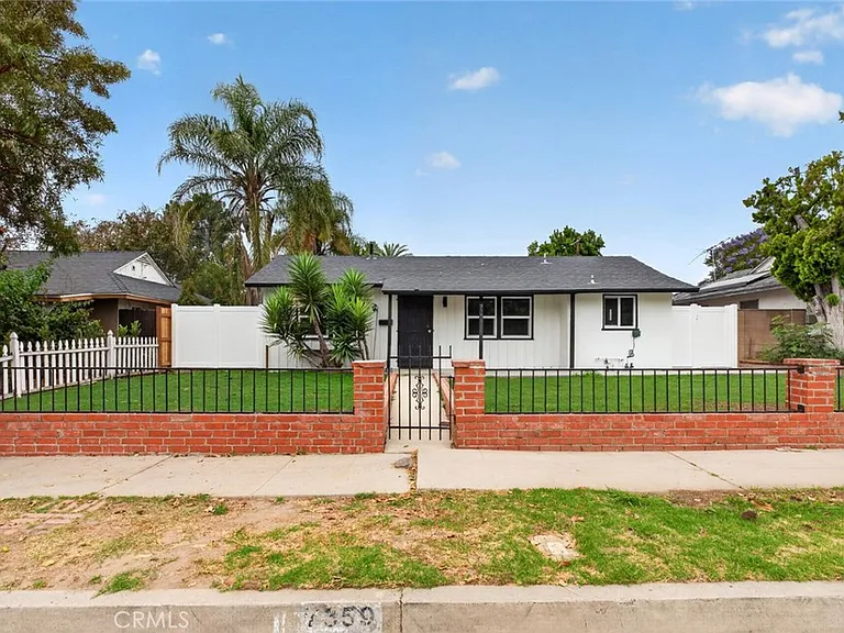 7359 Louise Ave — Photo 1