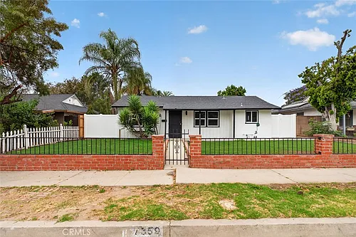 7359 Louise Ave Photo 1