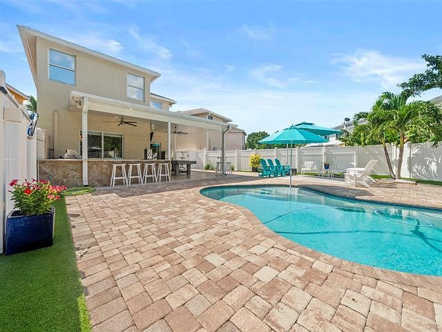 1st image of 4121 Eastridge Cir