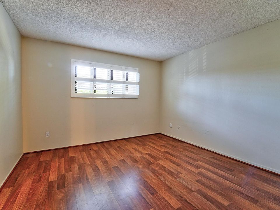 1st image of 8607 La Riviera Dr