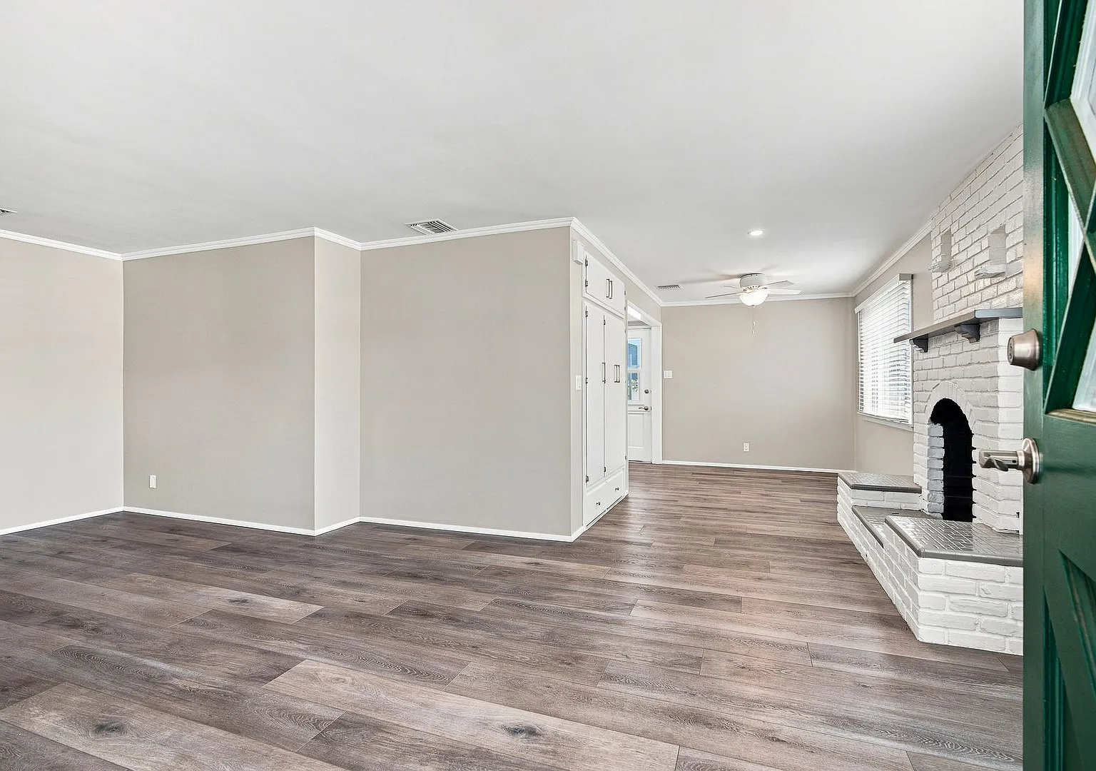 Charming 3-Bedroom Home in Sierra Madre with Spacious Outdoor Living — Photo 3
