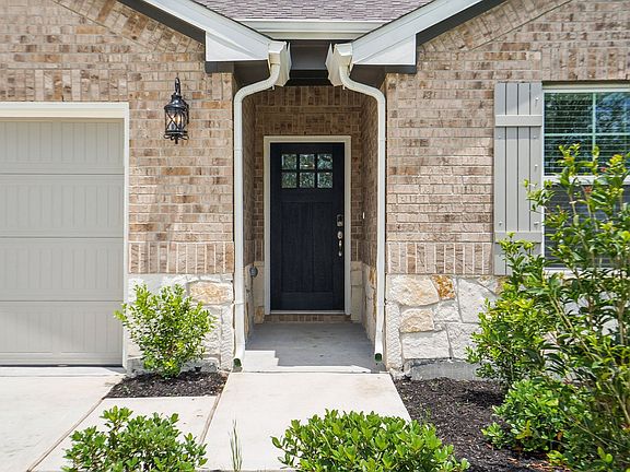 The Henderson floorplan in Massey Oaks of Pearland, TX.