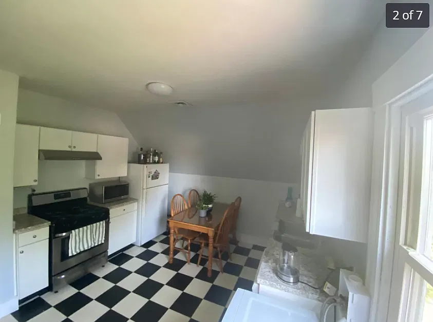 2 bed, 800 sqft, $2,200 — Photo 2