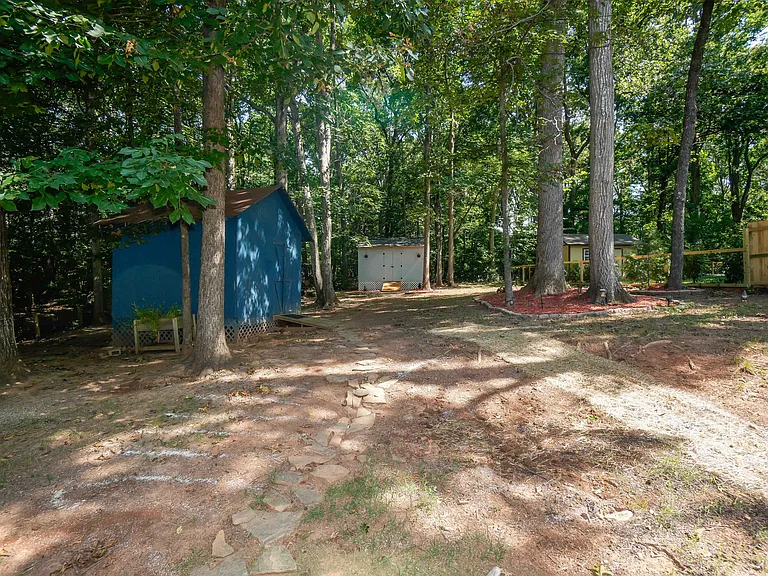 6901 Wyndbend Ln — Photo 34