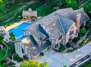 4809 Summit Cir, Shawnee, KS 66216