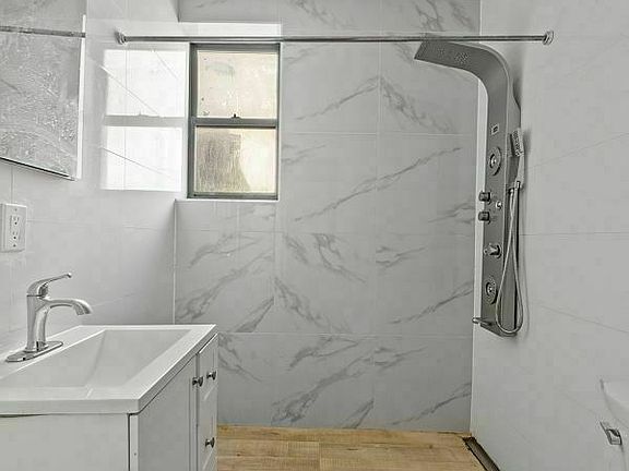 4th image of 622 W 136th St #19