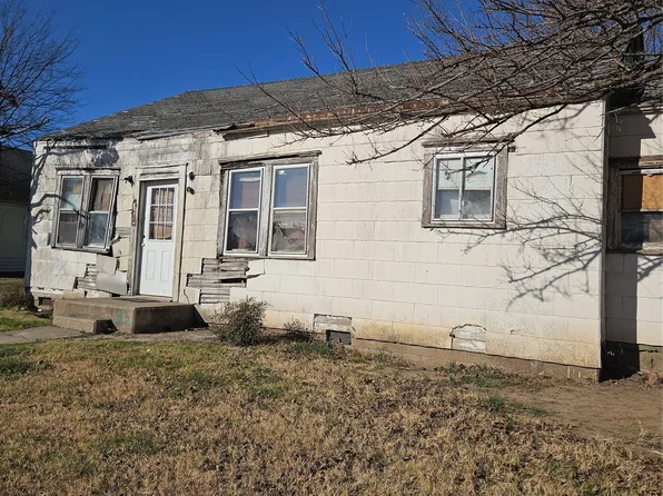 612 E 2nd St, Cushing, OK 74023