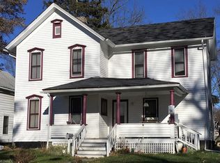 325 11th St, Elyria, OH 44035