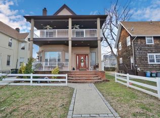 102 Taylor St, Staten Island, NY 10310