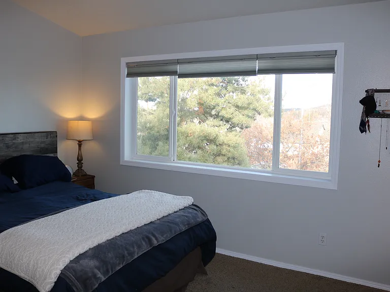 936 NW Spruce Tree Pl — Photo 4