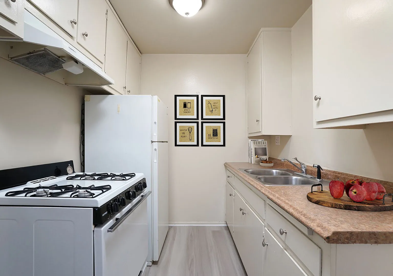 1 bed, 640 sqft, $1,985 — Photo 2