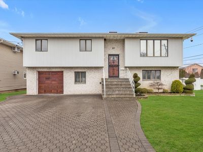 57 Cheslan Ct., Oceanside, NY, 11572
