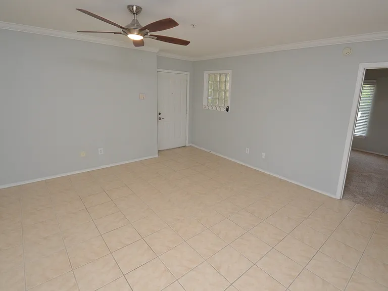 Spacious living room