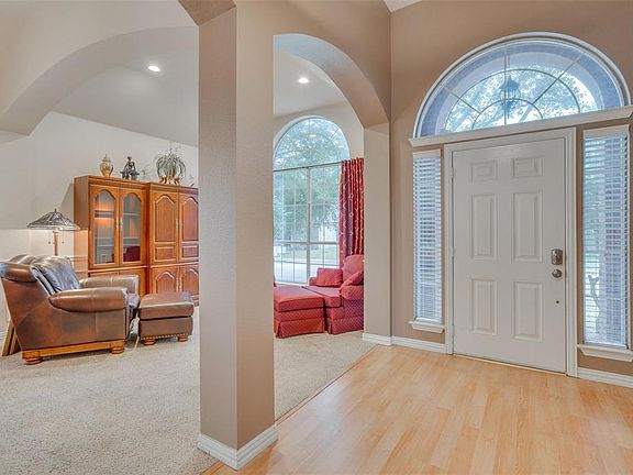 4th image of 5932 Sandhill Cir