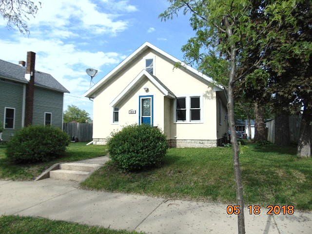 211 4th Ave S, Onalaska, WI