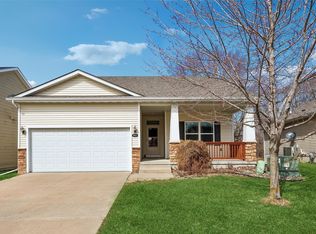 10023 N Glenstone Ct, Johnston, IA 50131