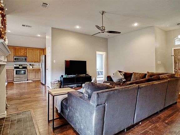 4th image of 1711 Hope Town Dr