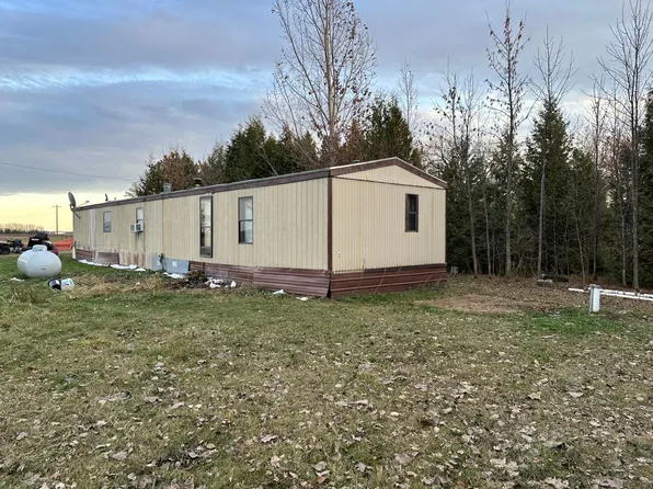 64731 320th St, Warroad, MN 56763