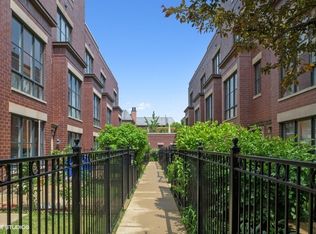 2709 N Hermitage Ave, Chicago, IL 60614