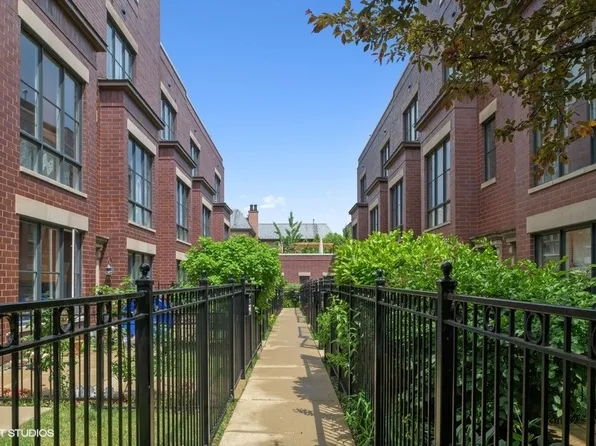 2709 N Hermitage Ave, Chicago, IL 60614