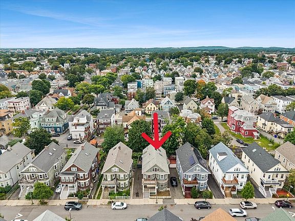 3rd image of 15 Whitten St