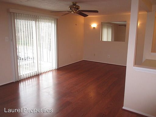 3rd image of 3503 Wedgewood Ct APT K