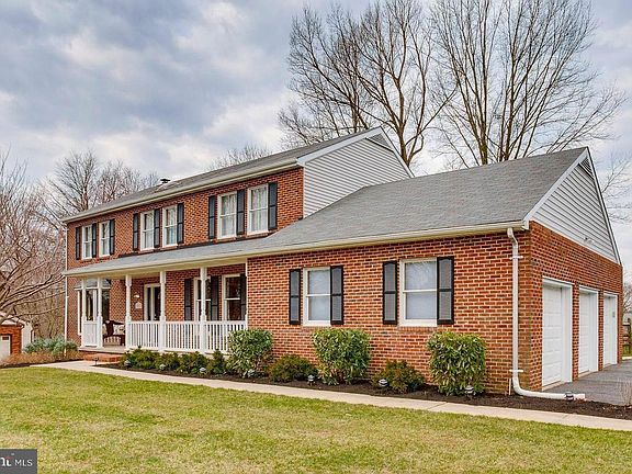 2nd image of 2317 Northcliff Dr