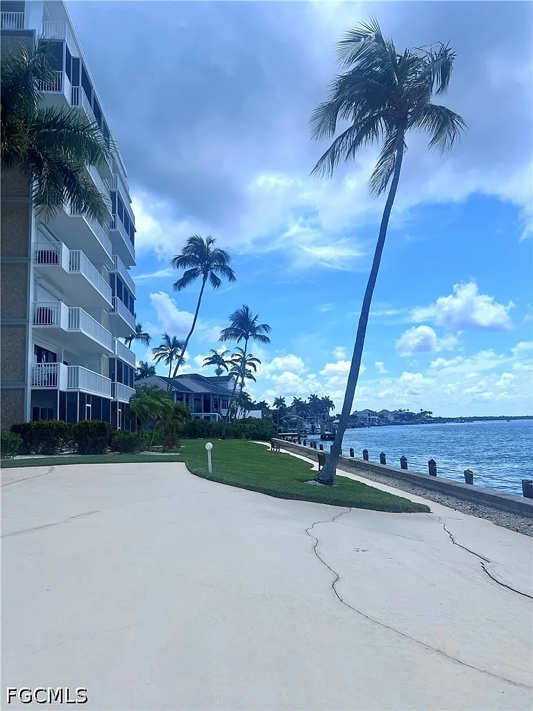 1 bed, 1.0 bath, 941 sqft, $1,945 — Photo 4