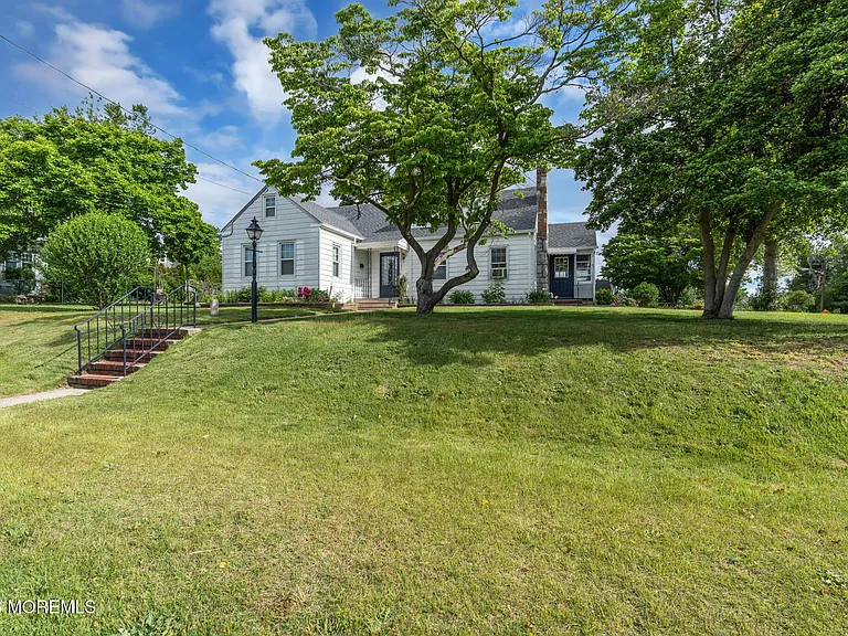 37 Highland Ave — Photo 5
