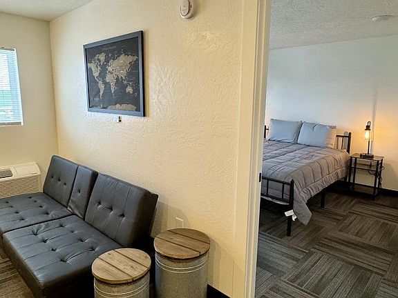 5th image of 316 E Flaming Gorge Way #204