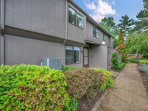5th image of 1500 Cedarwood Dr #1D