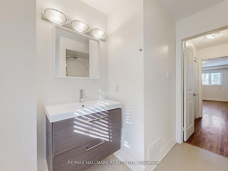 Toronto House for rent - 5 Bedrooms — photo 16