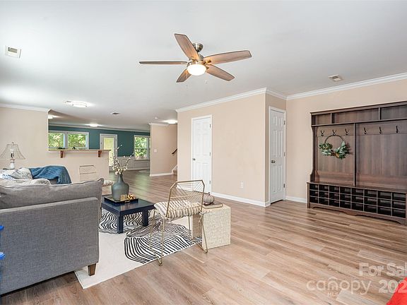 5th image of 1037 Joselynn Dr