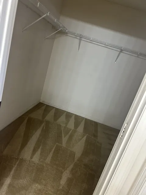 4 bed, 1977 sqft, $3,450 — Photo 4