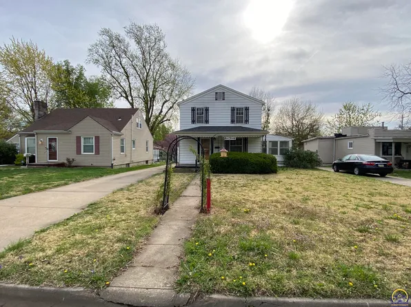920 SW Cambridge Ave, Topeka, KS 66606