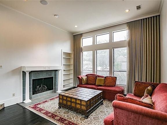 5th image of 4223 Hollow Oak Dr