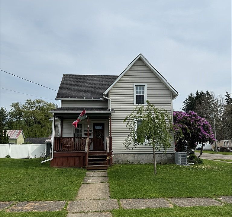 1st image of 21 Spruce St