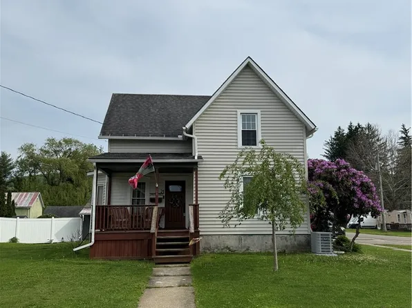 21 Spruce St, Canisteo, NY 14823
