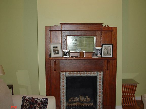 fireplace, 12ft ceilings