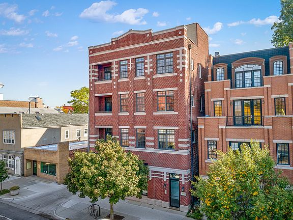 2nd image of 2927 N Southport Ave #2