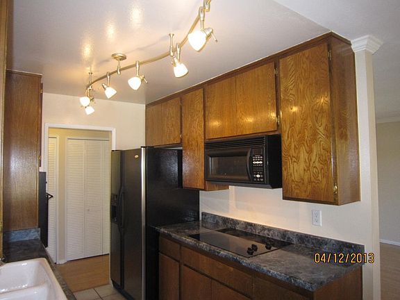 Kitchen (Refrigerator included)