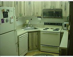 2nd image of 718 Sunny Pine Way APT A2