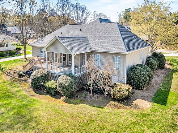 3rd image of 11 Shannon Creek Ct