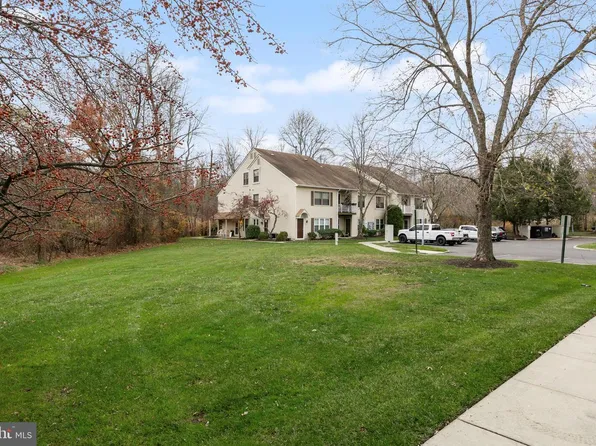 164 Bradford Ct, Mount Laurel, NJ 08054