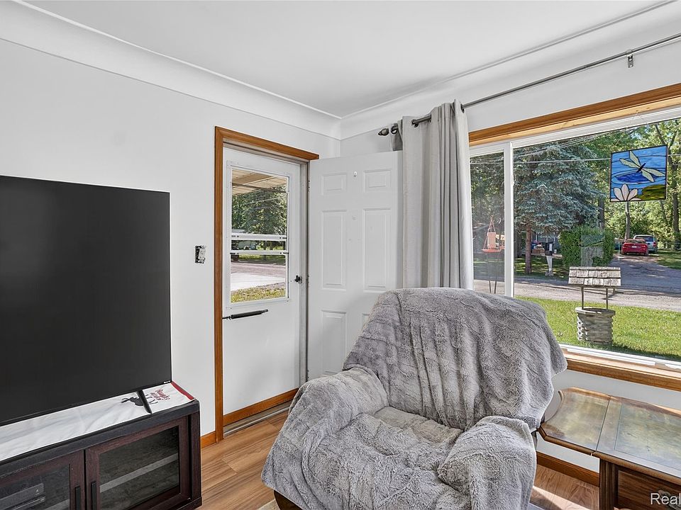 7166 Alpine Dr, photo 8