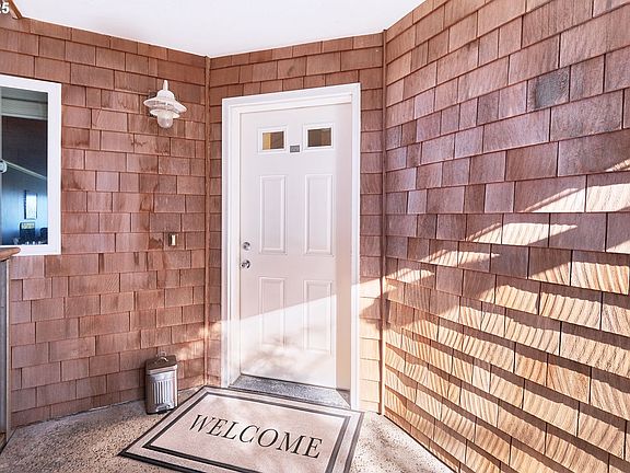 3rd image of 2815 Willows Rd